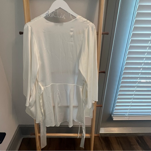 Angel Sleeve Robe - Picture 13 of 15